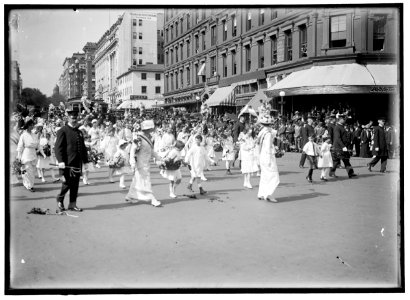 WOMAN SUFFRAGE PARADE LCCN2016865485