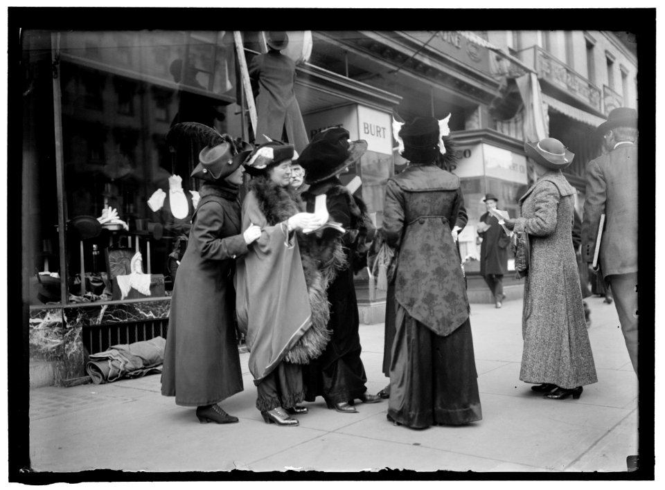 WOMAN SUFFRAGE, MRS. MARY BEARD; OPEN AIR MEETING LCCN2016864288