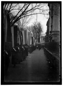 WOMAN SUFFRAGE PICKETS LCCN2016868600