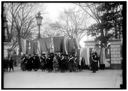 WOMAN SUFFRAGE. BALTIMORE PICKETS AT WHITE HOUSE LCCN2016867535