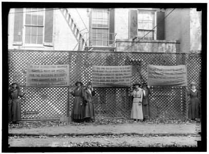 WOMAN SUFFRAGE PICKETS LCCN2016868496