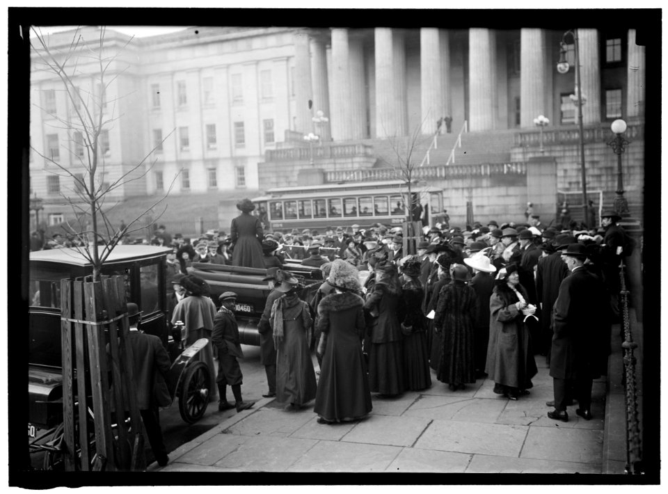 WOMAN SUFFRAGE. ADVERTISING PARADE LCCN2016864287