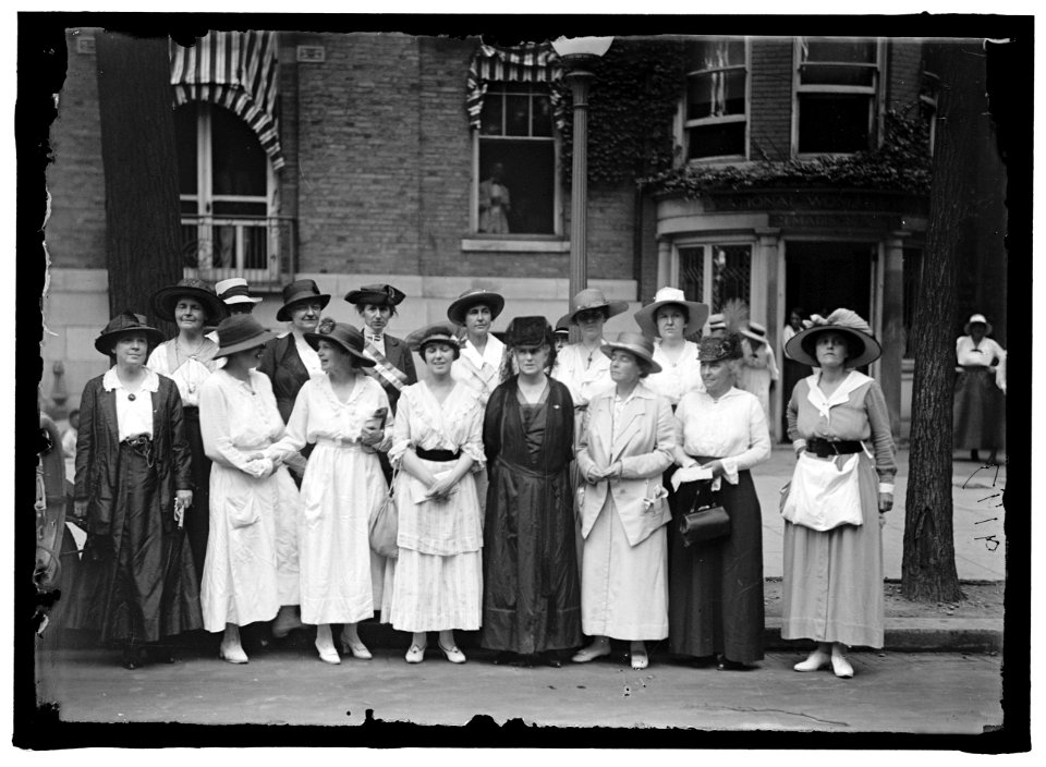 WOMAN SUFFRAGE. GROUPS AT HEADQUARTERS LCCN2016868146