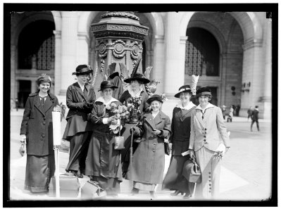 WOMAN SUFFRAGE. FIRST GROUP IN POLITICAL CAMPAIGN- ROSE WINSLOW, LUCY BURNS, TO CALIFORNIA; DORIS STEVENS, RUTH ASTOR NOYES, TO COLORADO; ANNA McGUE TO WASHINGTON; JANE PINCUS, JESSIE H. LCCN2016865766