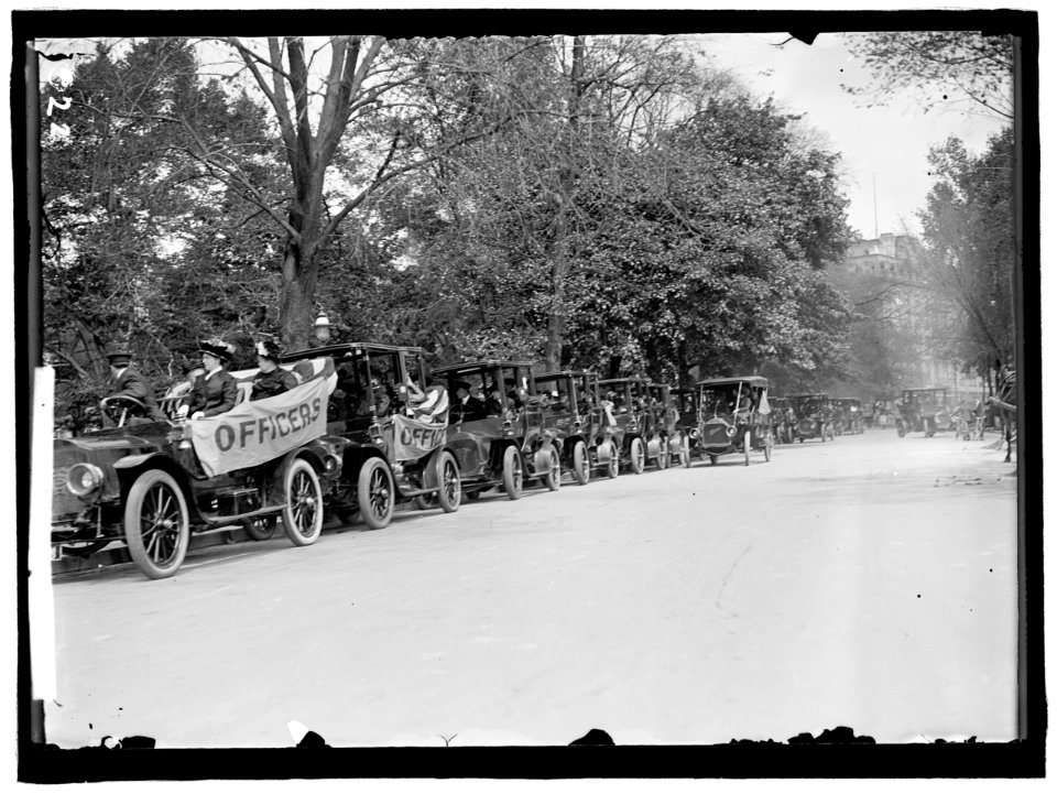 WOMAN SUFFRAGE. MOTOR PARADE TO CAPITOL LCCN2016863570
