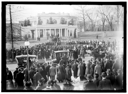 WOMAN SUFFRAGE. SUFFRAGE PAGEANT LCCN2016870258 photo