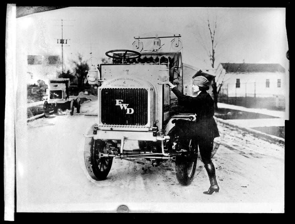 Woman truck demonstrators (Luella Bates, Clintonville, Wis.) LCCN2016851407