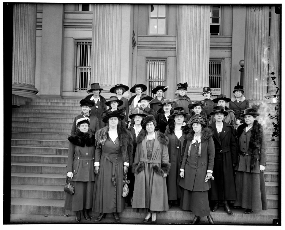 Woman's Liberty Loan Committee LOC hec.13713