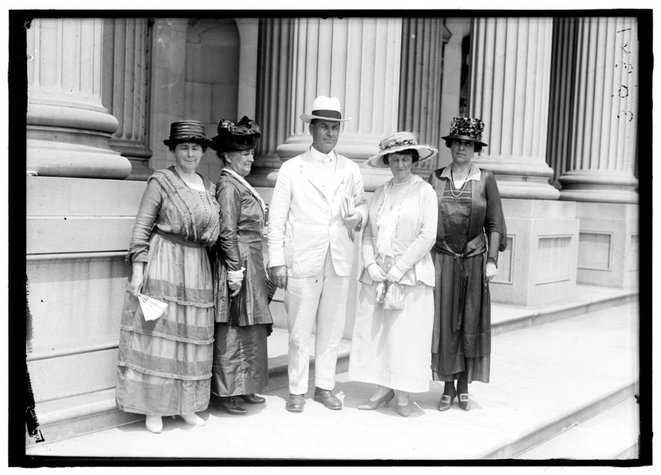WOMAN SUFFRAGE. SUFFRAGETTES AT CAPITOL LCCN2016870011
