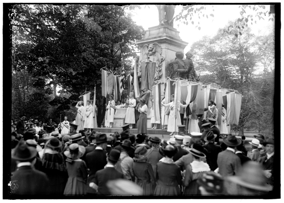 WOMAN SUFFRAGE. SUFFRAGETTES WITH BANNERS LCCN2016869476