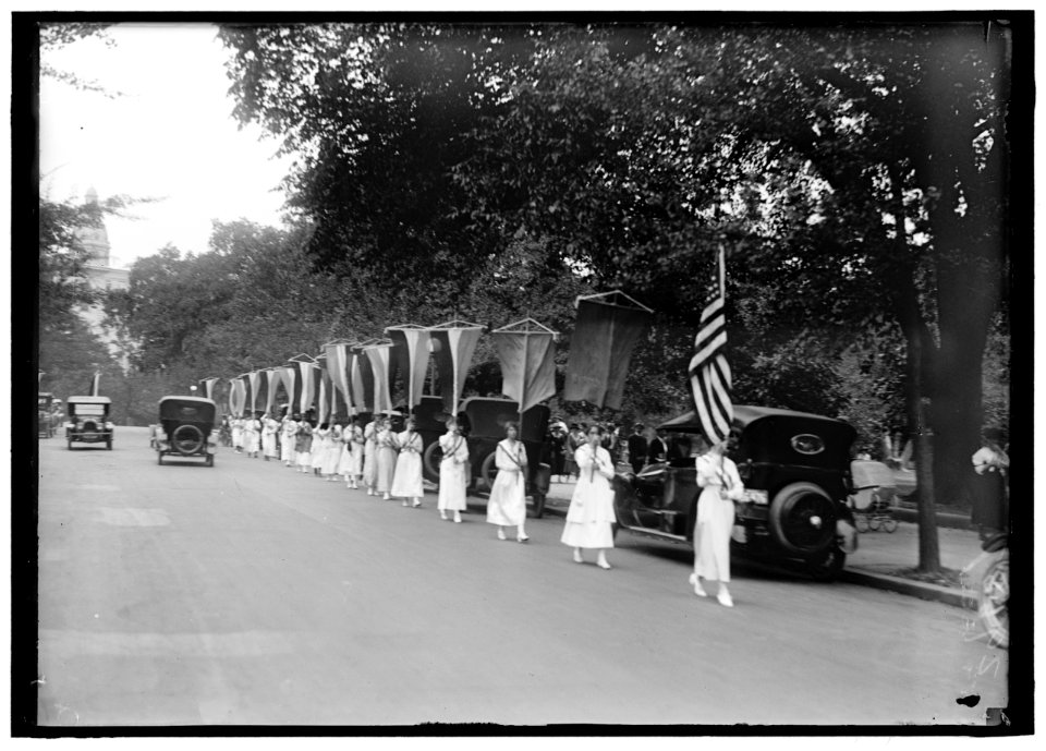 WOMAN SUFFRAGE. SUFFRAGETTES WITH BANNERS LCCN2016869480