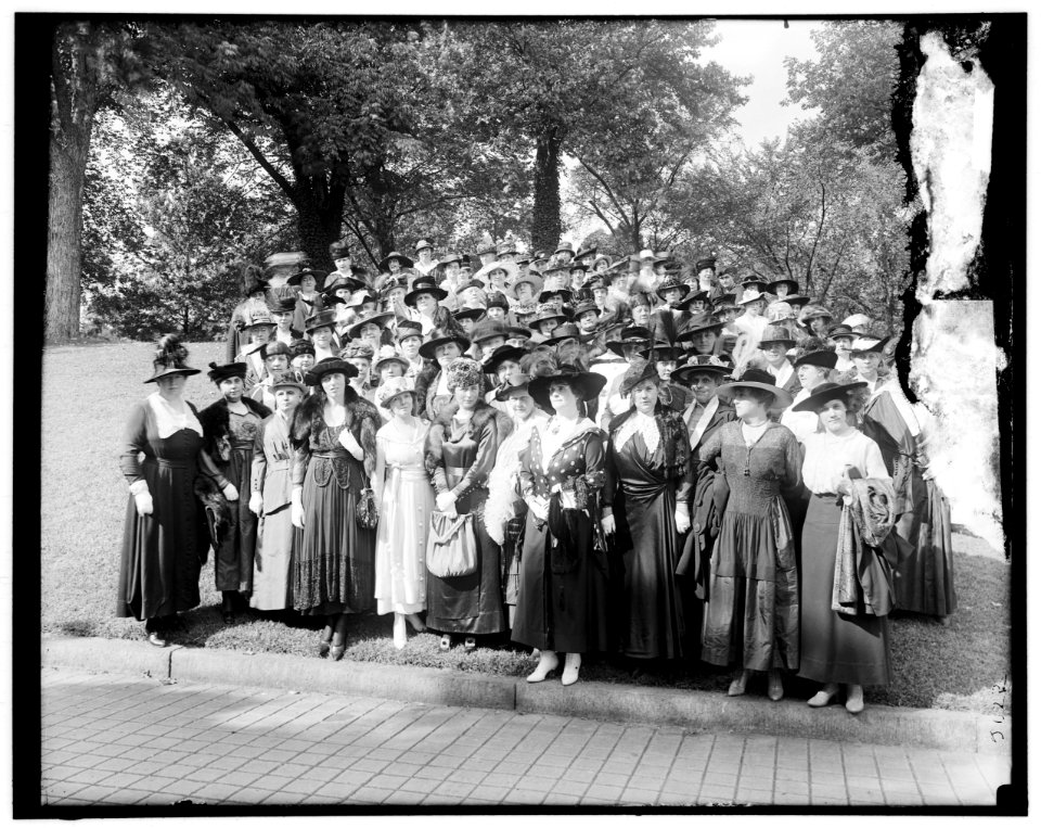 Woman's Liberty Loan Committee LOC hec.13691