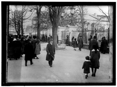 WOMAN SUFFRAGE. PICKET PARADE LCCN2016868821