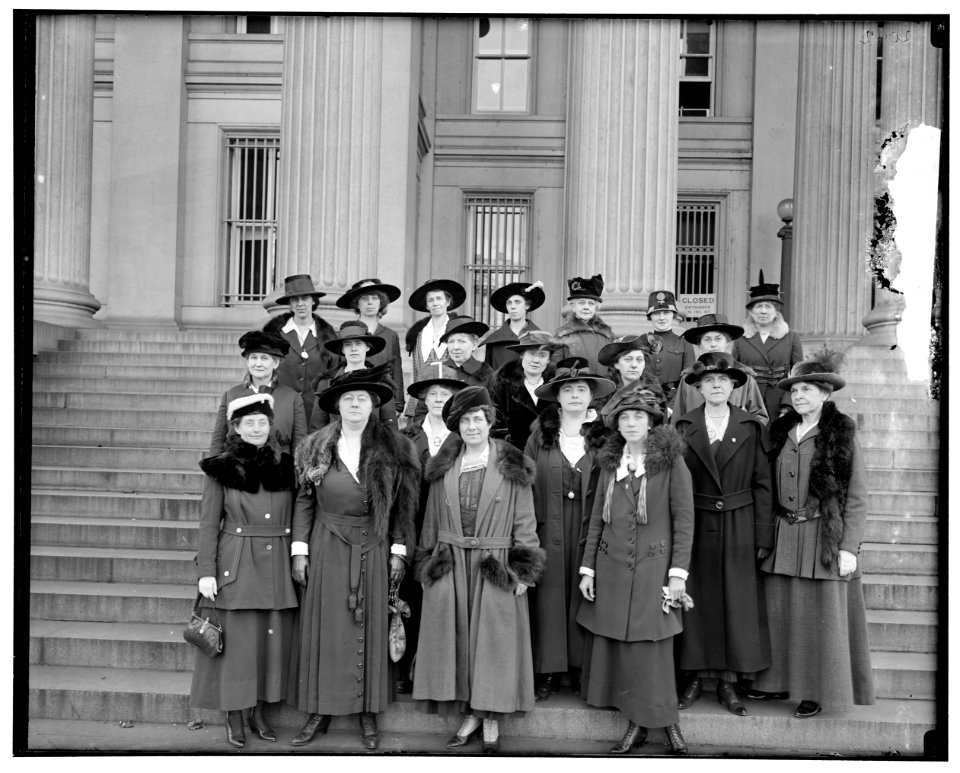 Woman's Liberty Loan Committee LOC hec.13715