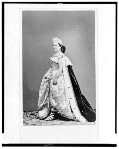 Woman, full-length portrait, standing, turned left LCCN2005692470