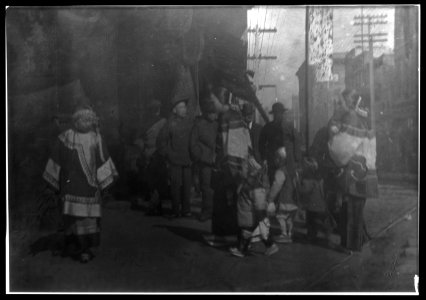 Women and children walking down a street, Chinatown, San Francisco LOC agc.7a55011