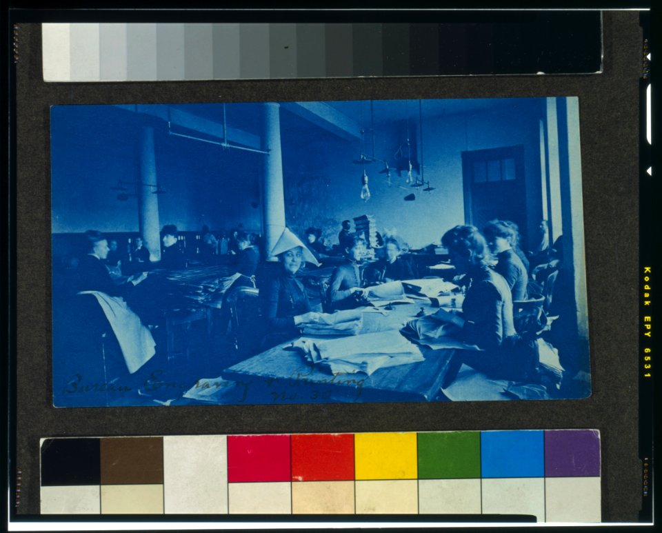 Women working in Bureau of Engraving and Printing in Washington, D.C. LCCN00652087