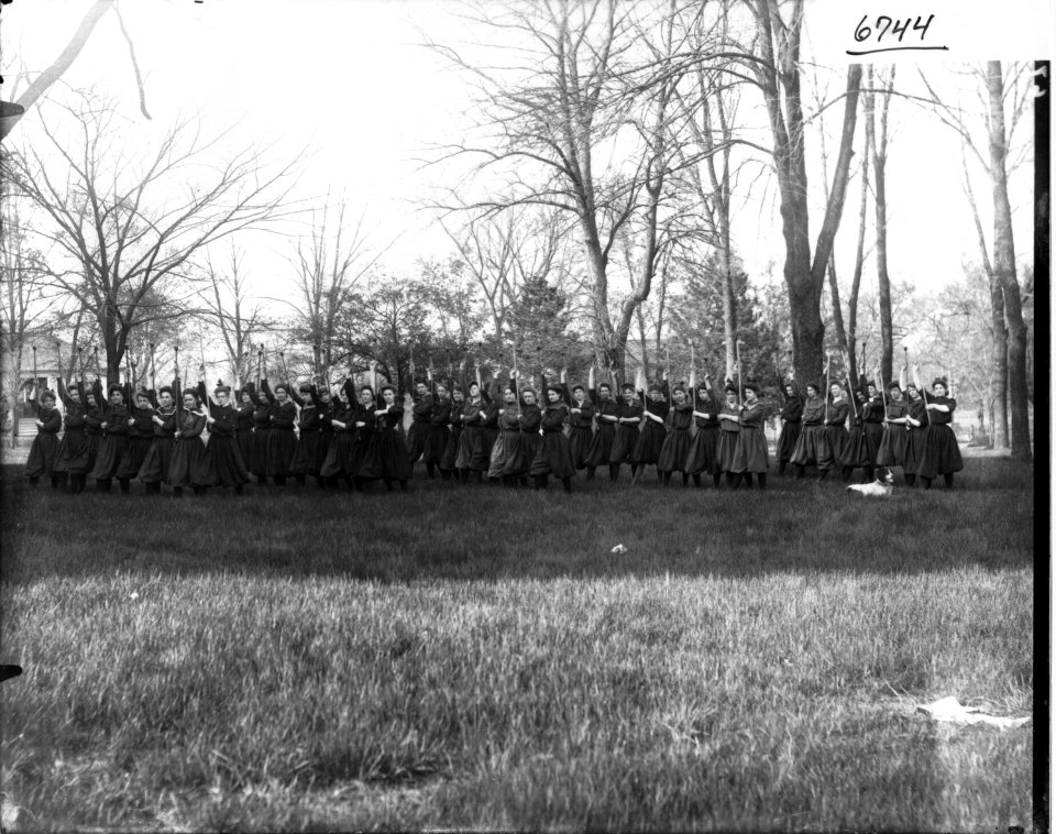 Women doing wand drill 1905 (3194654265) photo