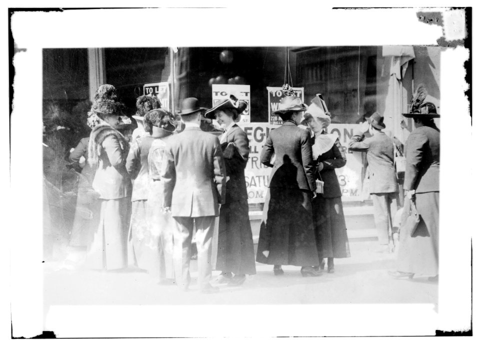 Women Voters Frisco - Registering shop girls & clerks LCCN2014691302
