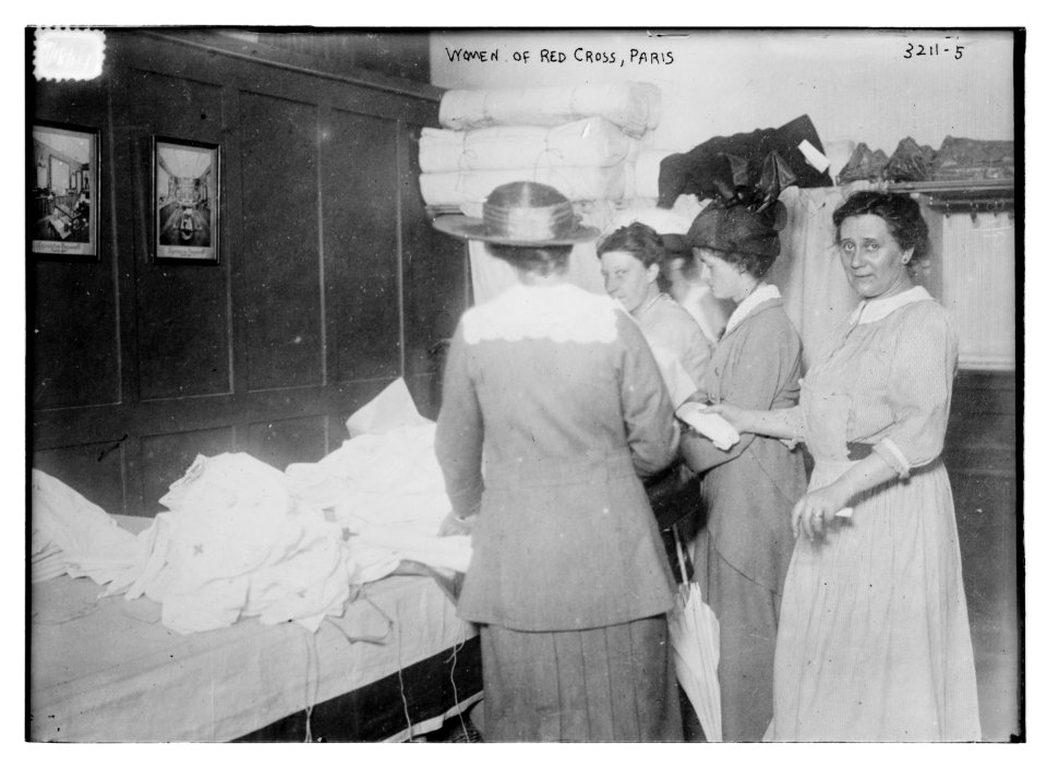 Women of Red Cross, Paris LCCN2014697220