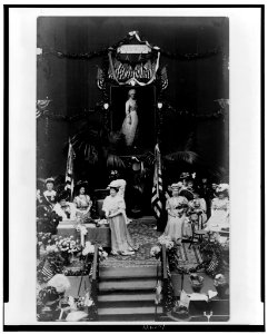 Women on stage at Daughters of the American Revolution convention, Washington, D.C. LCCN98506429