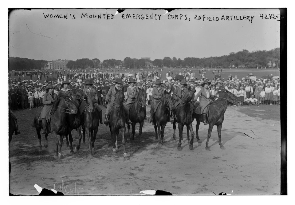 Women's Mounted Emergency Corps, 2d Field Artillery LCCN2014705160