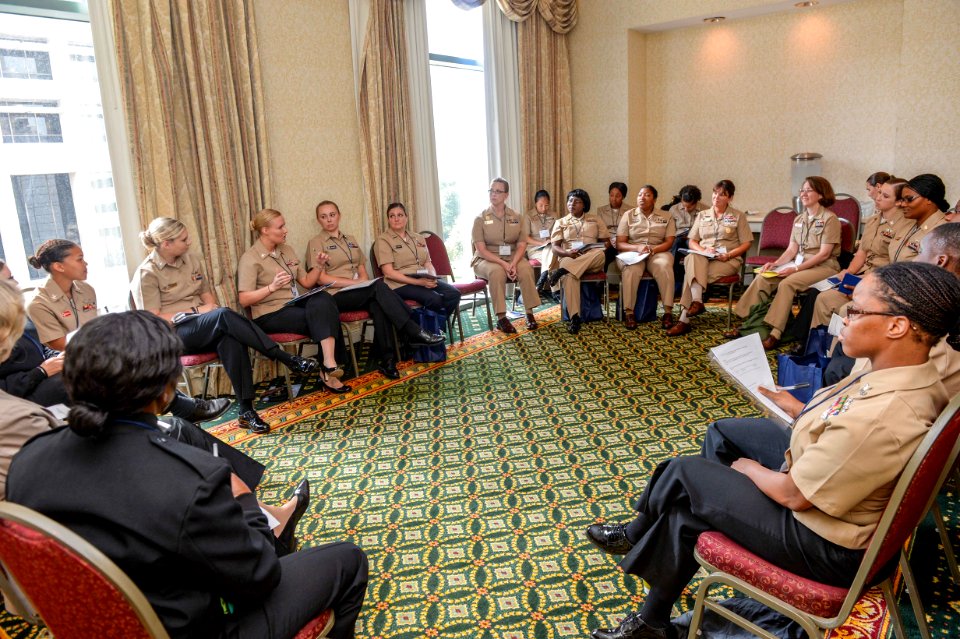 Women's Symposium 140613-N-CE241-061