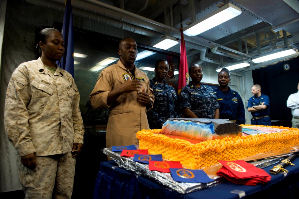 Women's History Month ceremony 150317-N-KD168-084