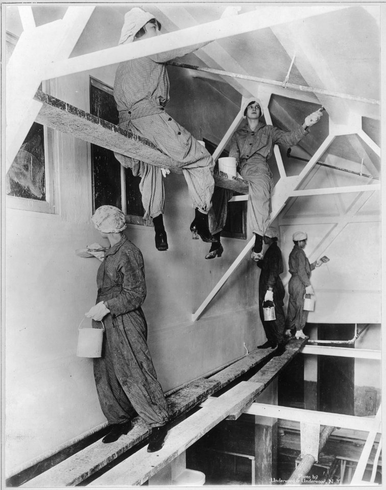 Women workers at plant of American Sugar Refining Company, Brooklyn, New York, where great quantities of sugar are... - NARA - 533762