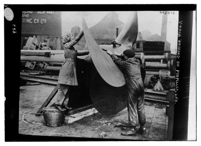 Women working on propeller, Eng. (i.e. England) LCCN2014706008 photo