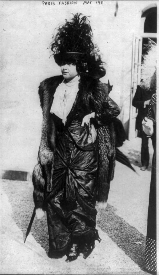 Women's fashions- Paris fashion, May 1911- fur and plumed hat LCCN2004682009