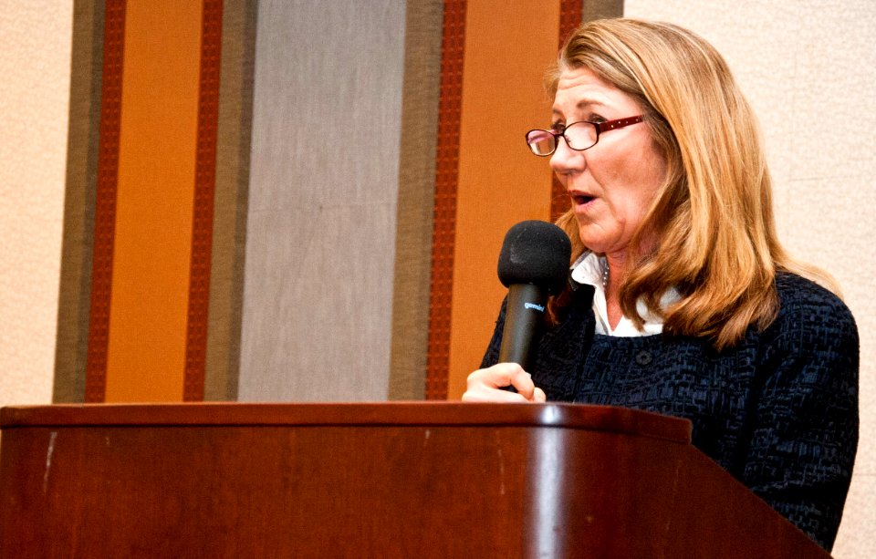 Women's History Month breakfast 140320-N-OO032-017