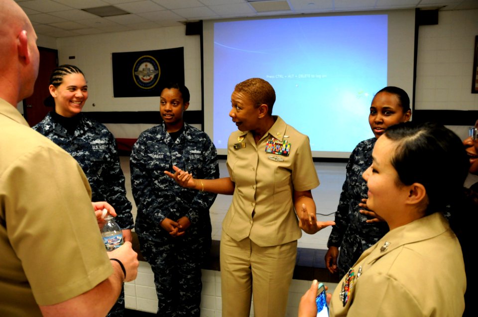 Women’s History Month event at Great Lakes 150327-N-SX453-209