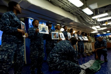 Women's History Month ceremony 150317-N-KD168-039