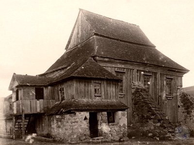 Wooden Synagogue in Mynkivtsi 8