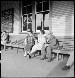 Woodland, California. The departure of persons of Japanese ancestry by special train for Merced . . . - NARA - 537813 photo