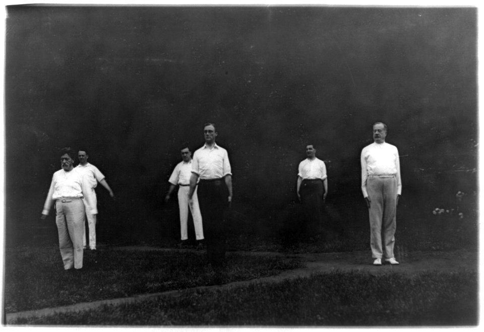 Woodrow Wilson's Cabinet members exercising - F.D. Roosevelt in center foreground, Aug. 1917 LCCN2004678655