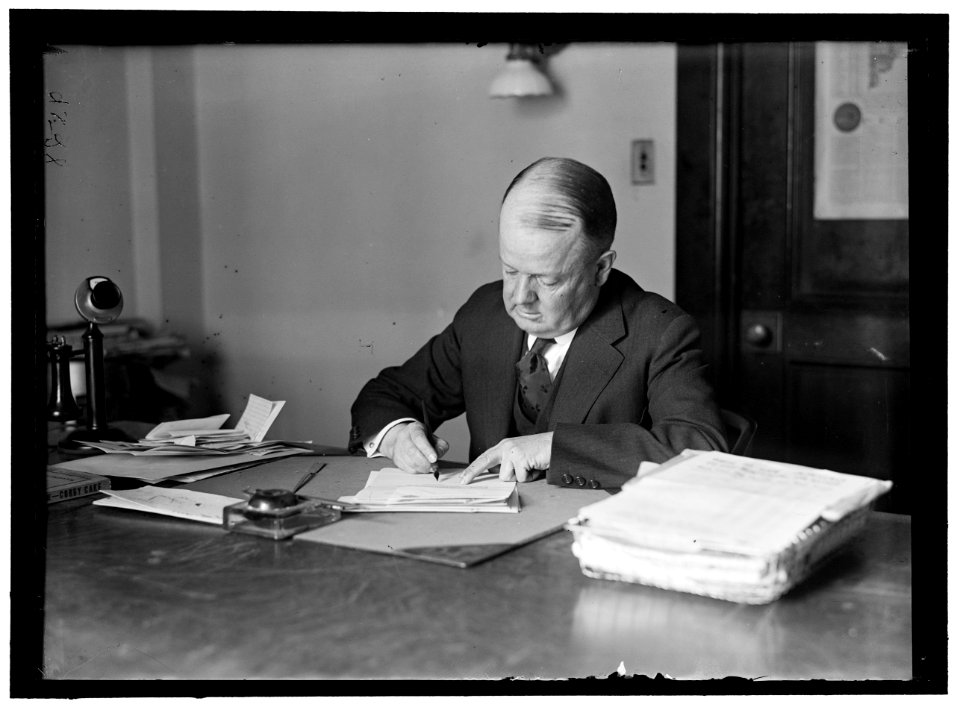 WOOLLEY, ROBERT W. COMMISSIONER, I.C.C.; DIRECTOR OF MINT; DIRECTOR OF PUBLICITY, 1ST LIBERTY LOAN LCCN2016868445