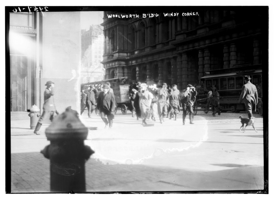 Woolworth Bldg. Windy Corner LCCN2014695122
