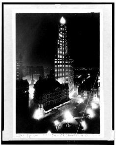 Woolworth Building at night, New York City LCCN92520567