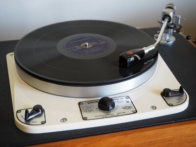 High-end fidelity research analog