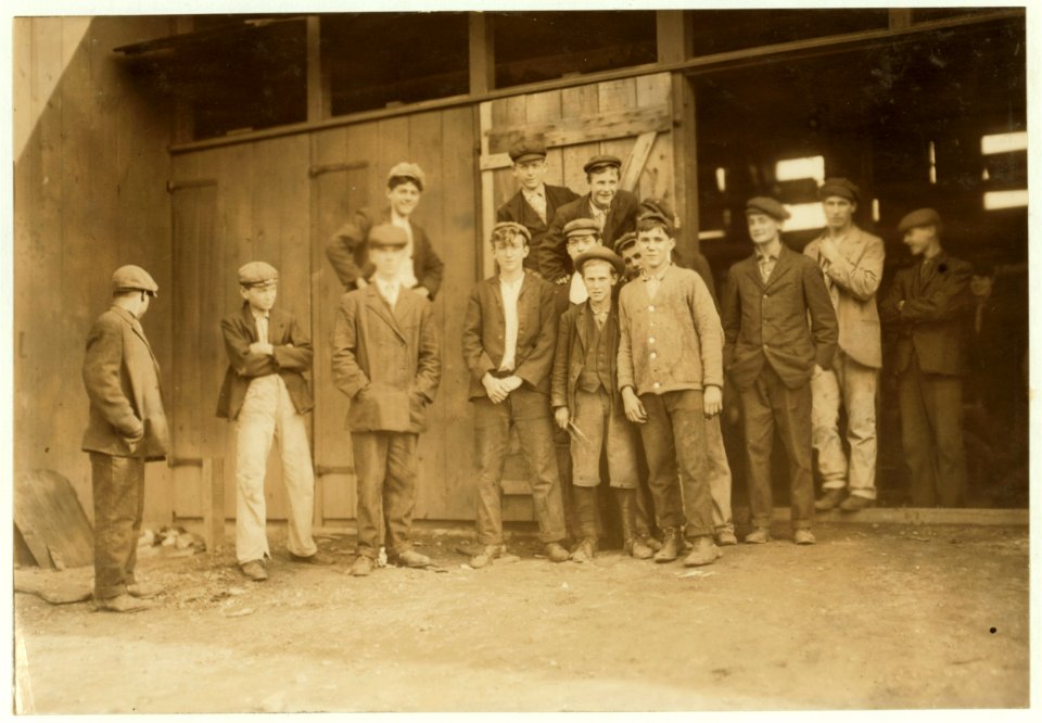 Workers in More-Jones Glass Co., Bridgeton, N.J. LOC nclc.01227