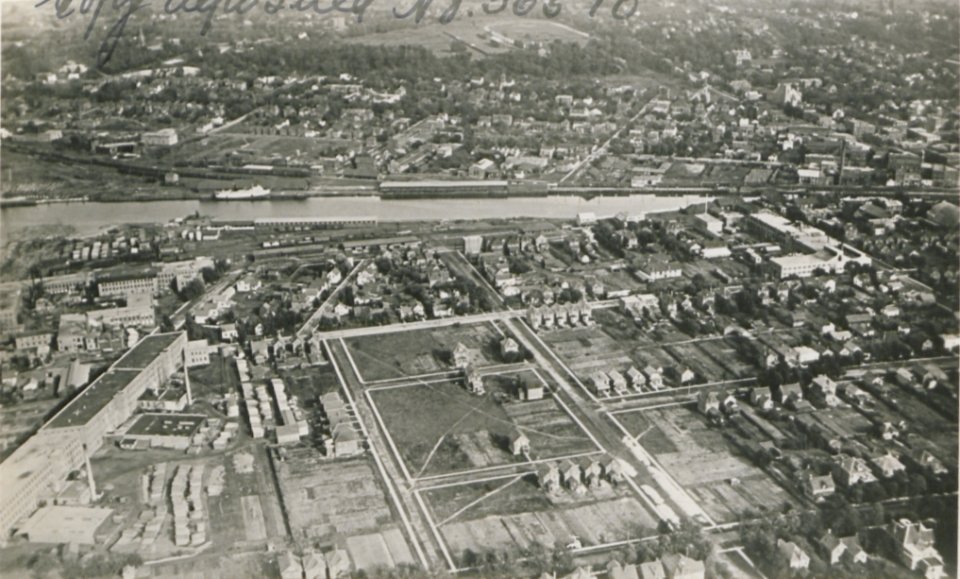 Woodstock Ontario from the Air (HS85-10-36519)