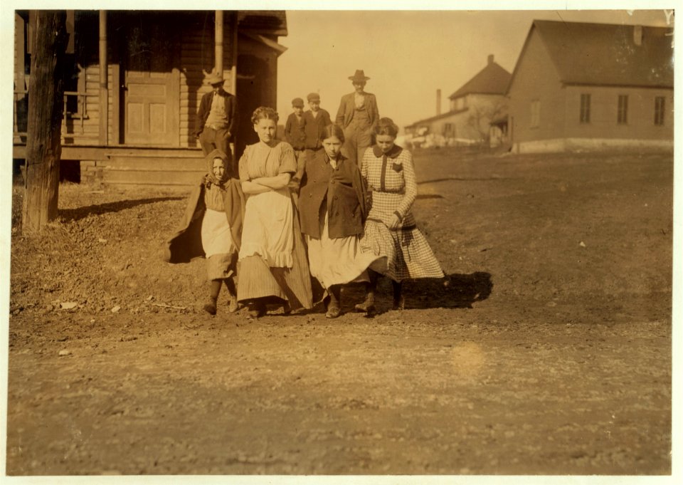 Workers in Knoxville Cotton Mill. LOC nclc.02012