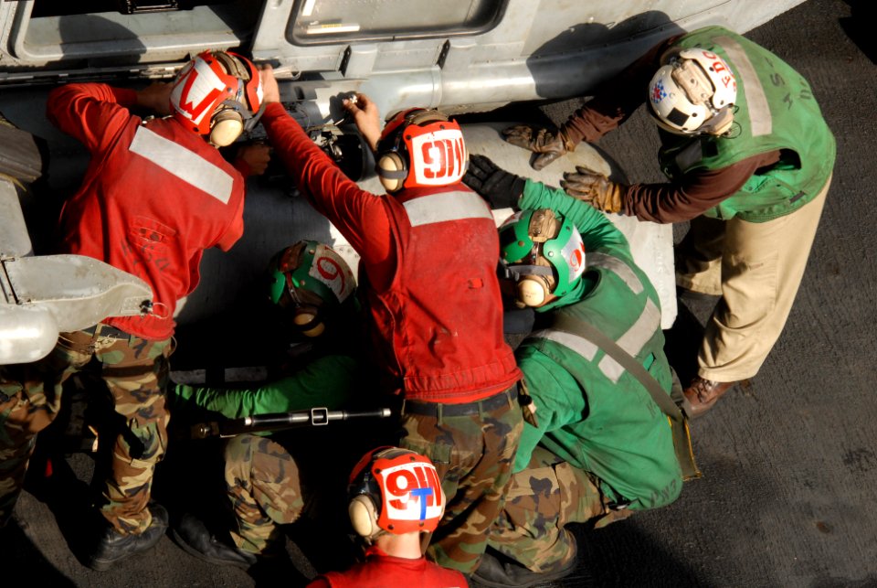 Working for the launch aboard the USS Ronald Reagan DVIDS120489