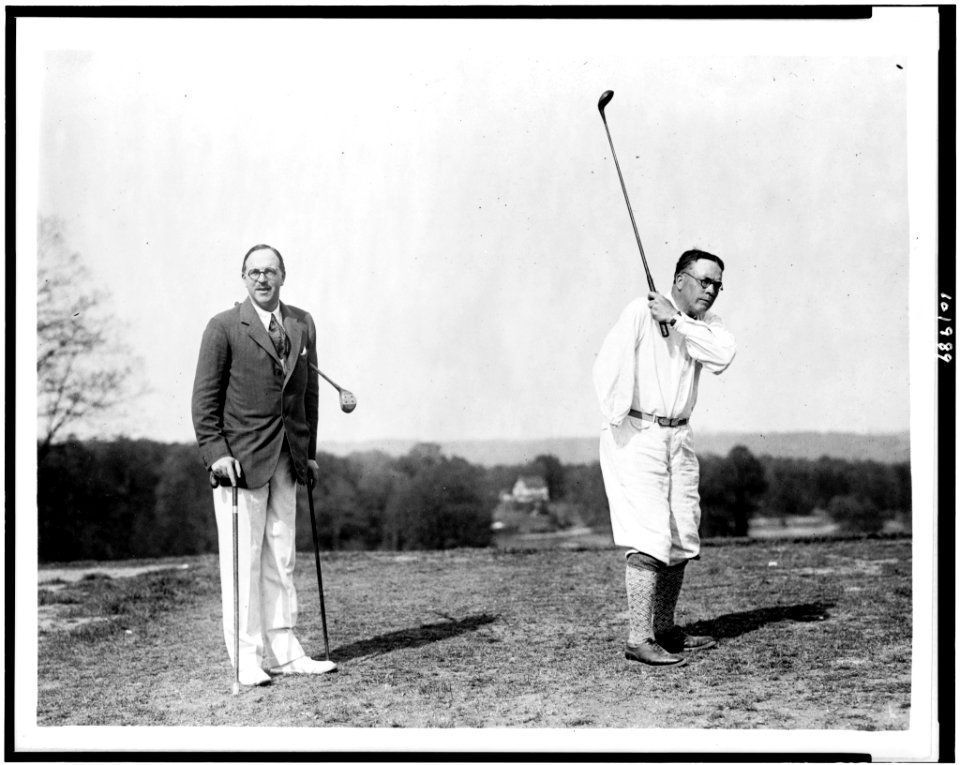 World War disabled veteran heroes in spite of their handicaps play par golf LCCN90715525