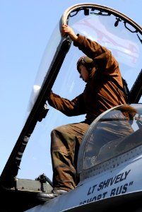 Working on aircraft aboard the USS Ronald Reagan DVIDS120756