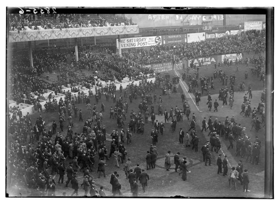 World Series 1913, after 3rd game, Polo Grounds, NY (baseball) LCCN2014694454
