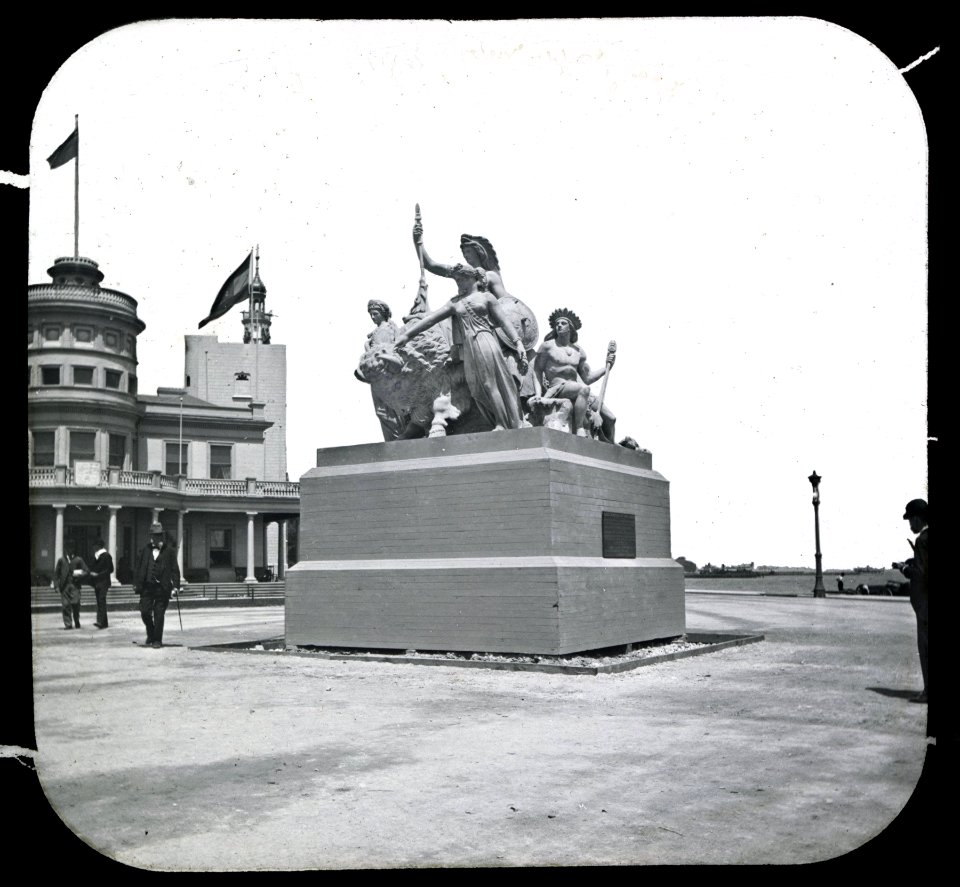 World's Columbian Exposition lantern slides, Statue Representing America (NBY 8763)