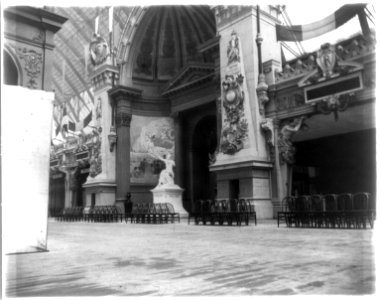 World's Columbian Exhibition, Chicago, 1893 - interiors)- entrance to French sect., Manufacturers Bldg LCCN2005694658